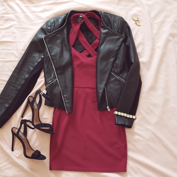 Tobi Dresses & Skirts - Tobi BodyCon crisscross party dress